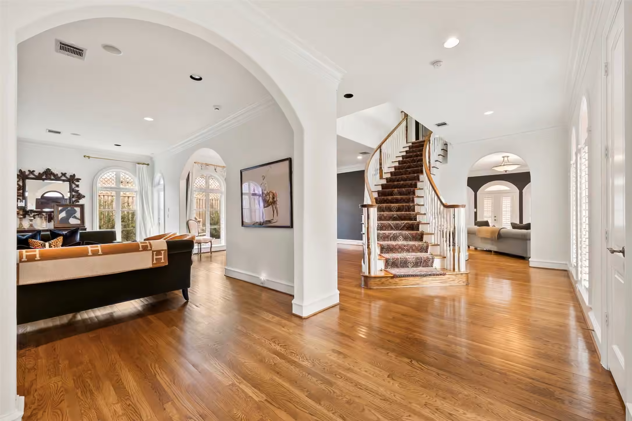 Photo 3 of 1419 Nantucket Drive, Houston, TX