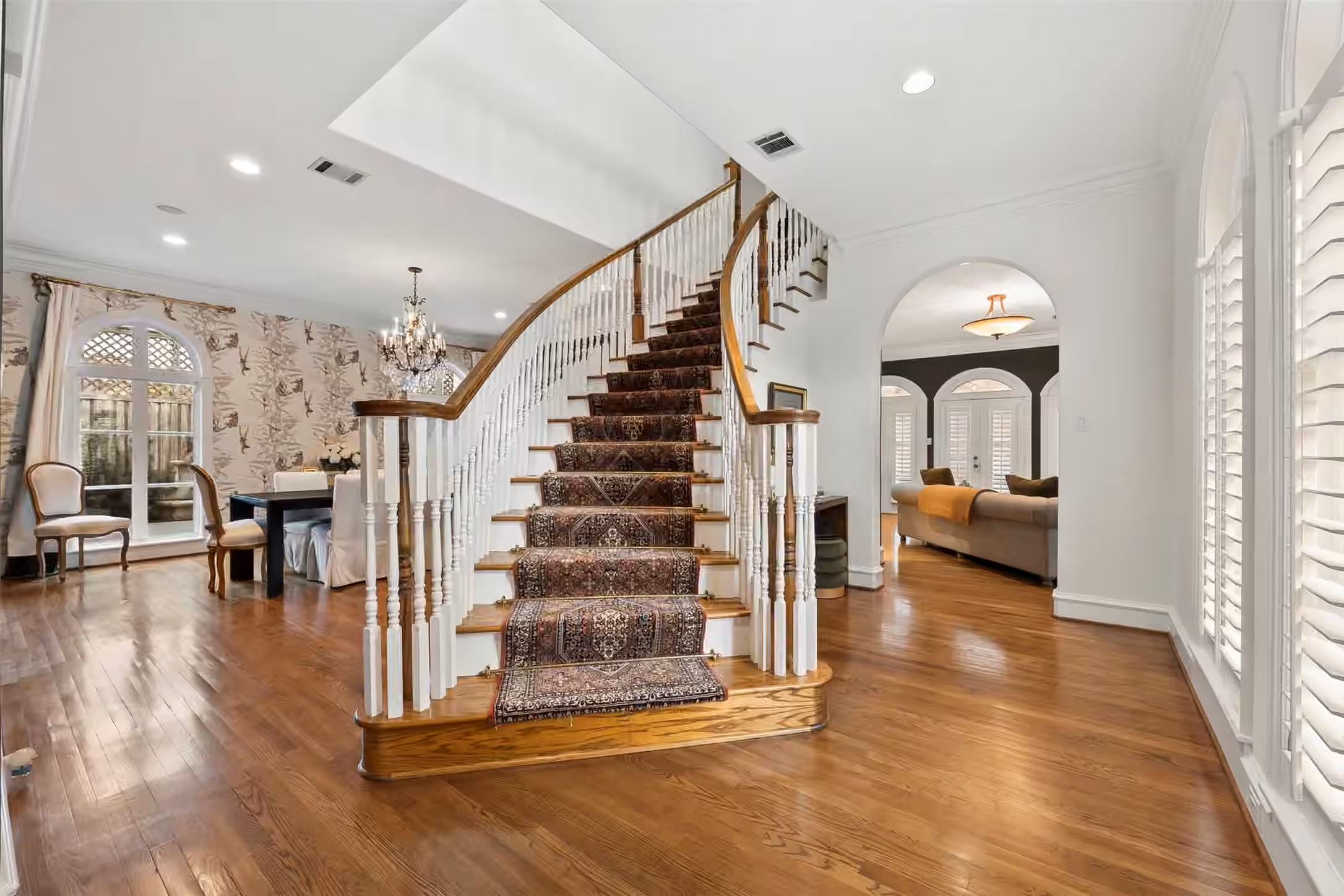 Photo 4 of 1419 Nantucket Drive, Houston, TX