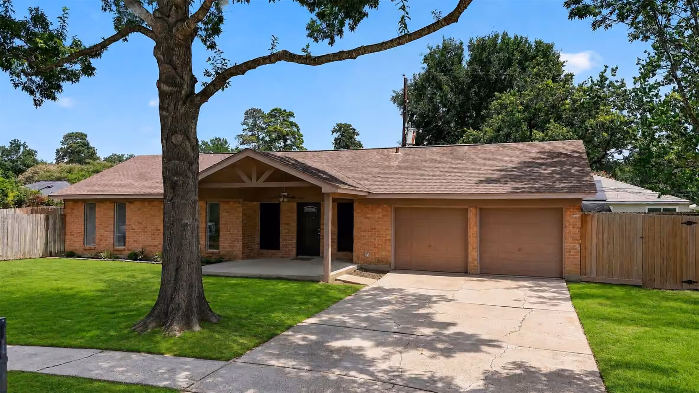 Photo 2 of 29318 Waltham Street, Spring, TX