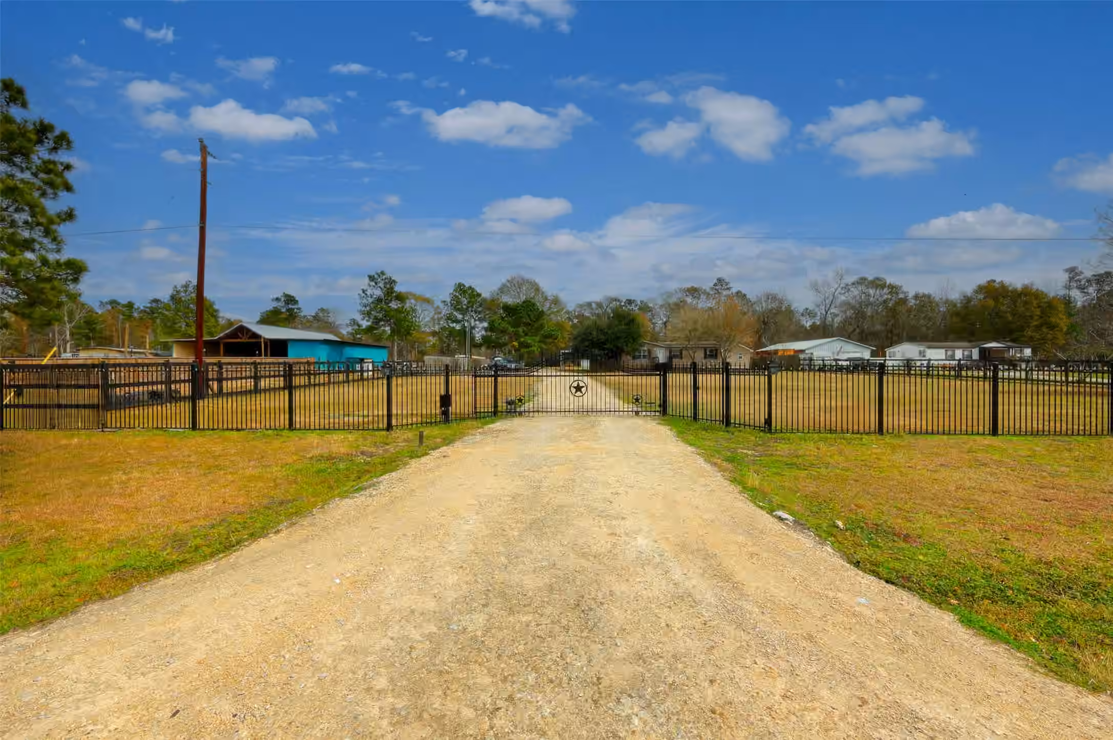 Photo 3 of 2373 Crockett Martin Road, Conroe, TX