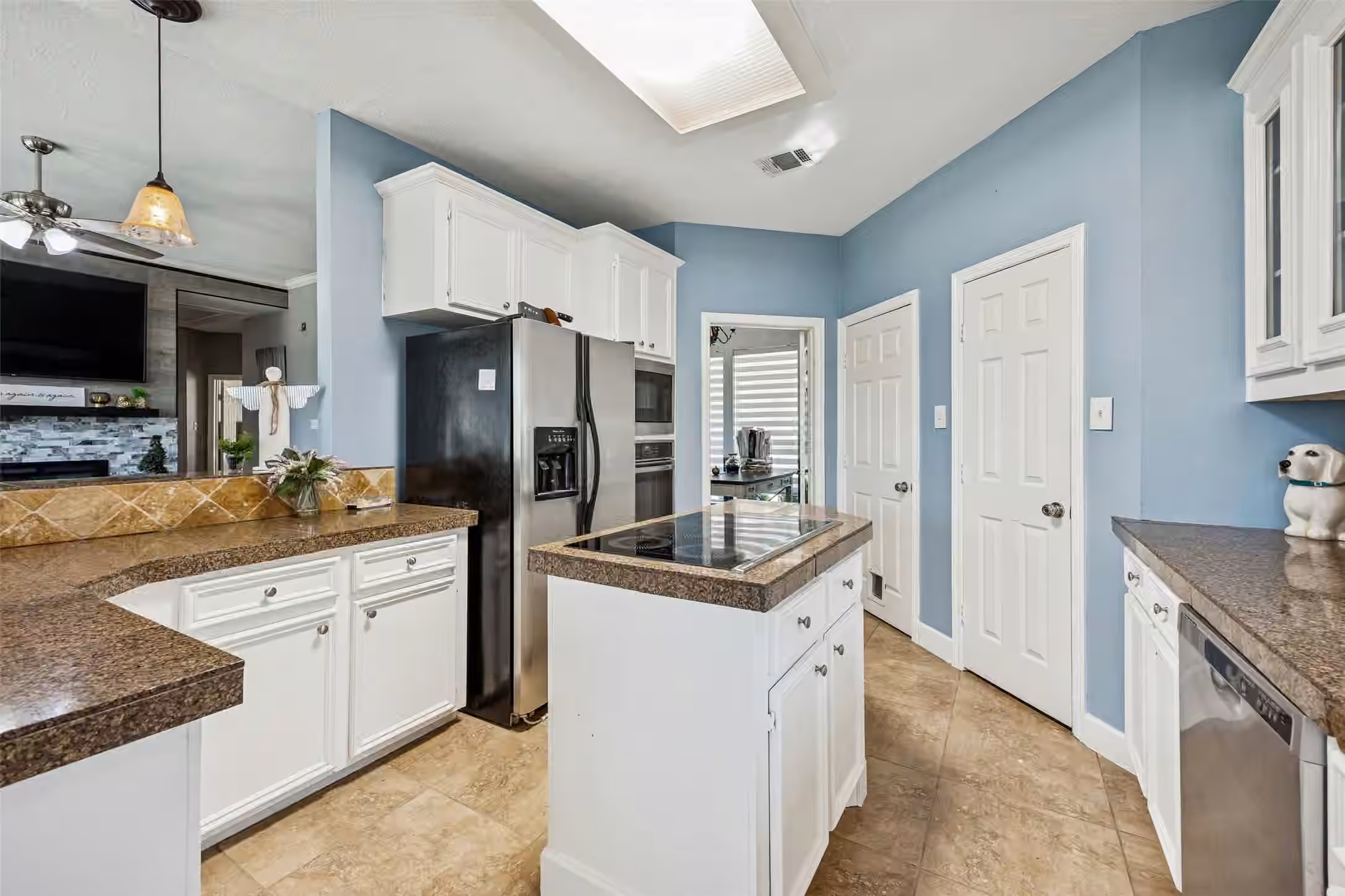 Photo 5 of 5503 Teakwood Lane, Magnolia, TX