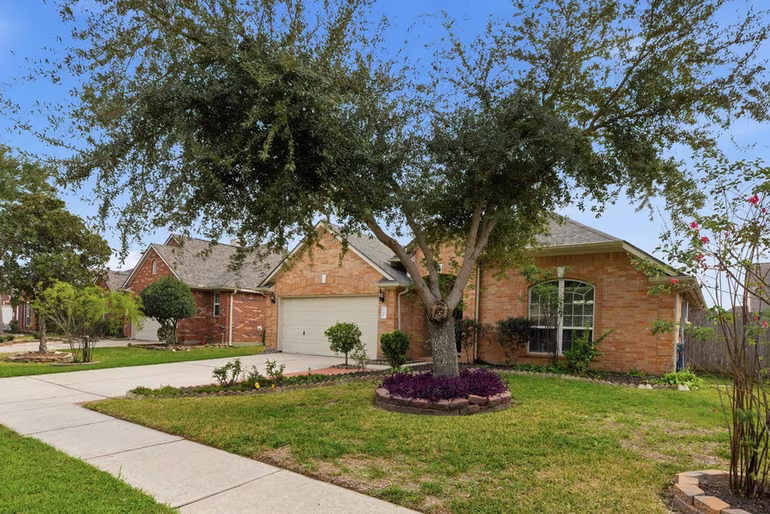 Photo of 1318 Diamante Drive, Pasadena, TX 77504