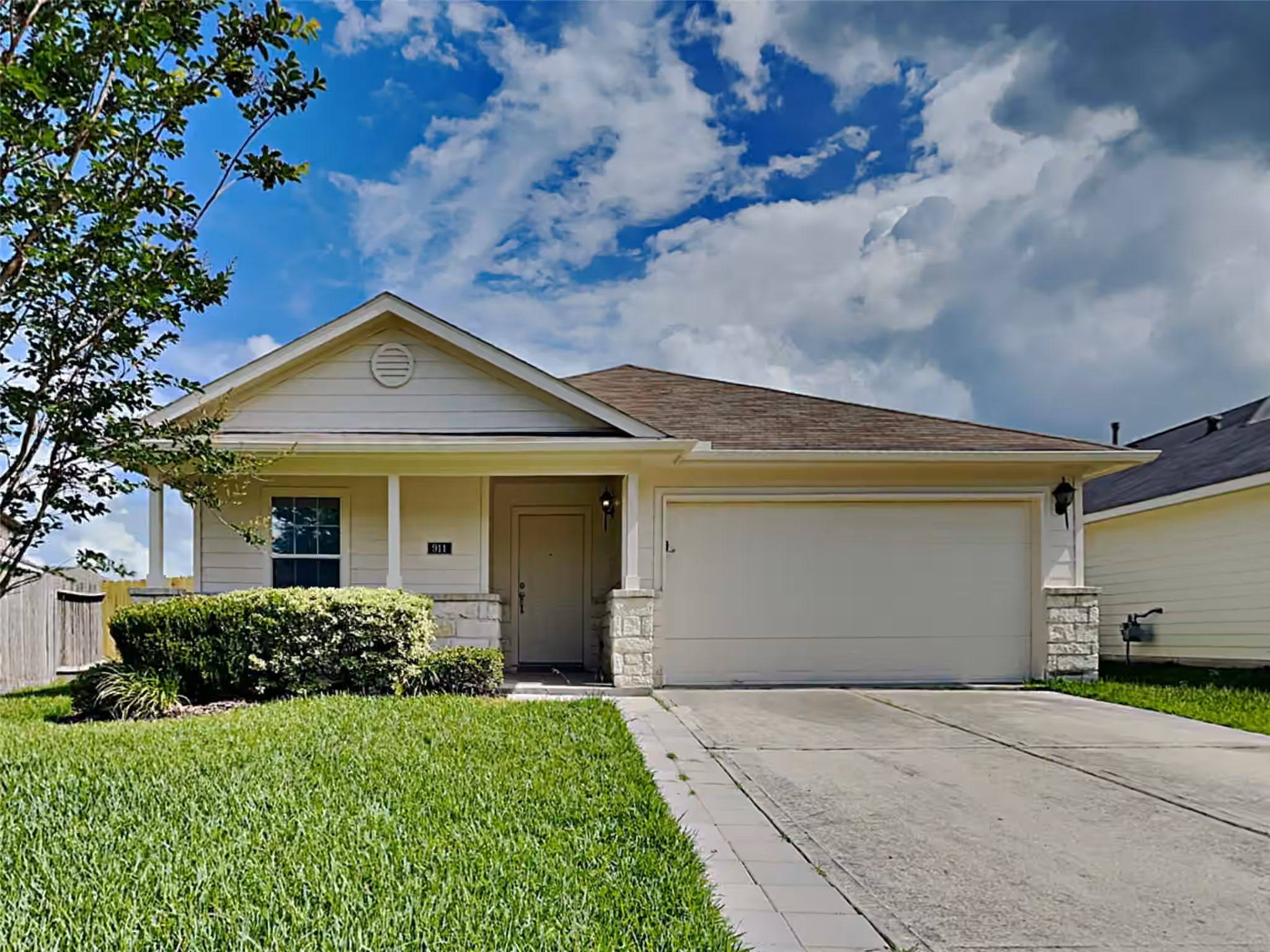 Photo of 911 Lancaster Lake Drive, Houston, TX 77073