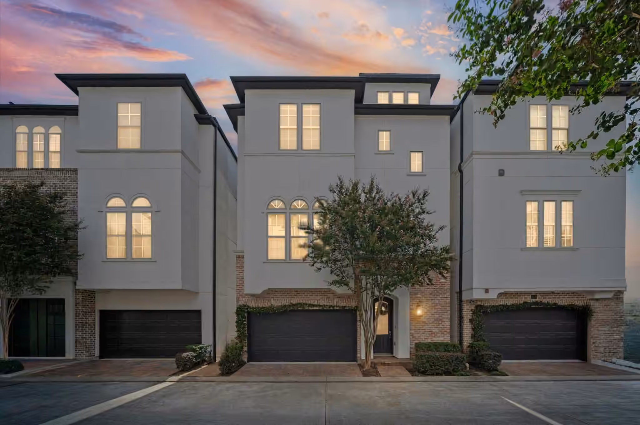 Photo 2 of 2710 Arabelle Grove, Houston, TX