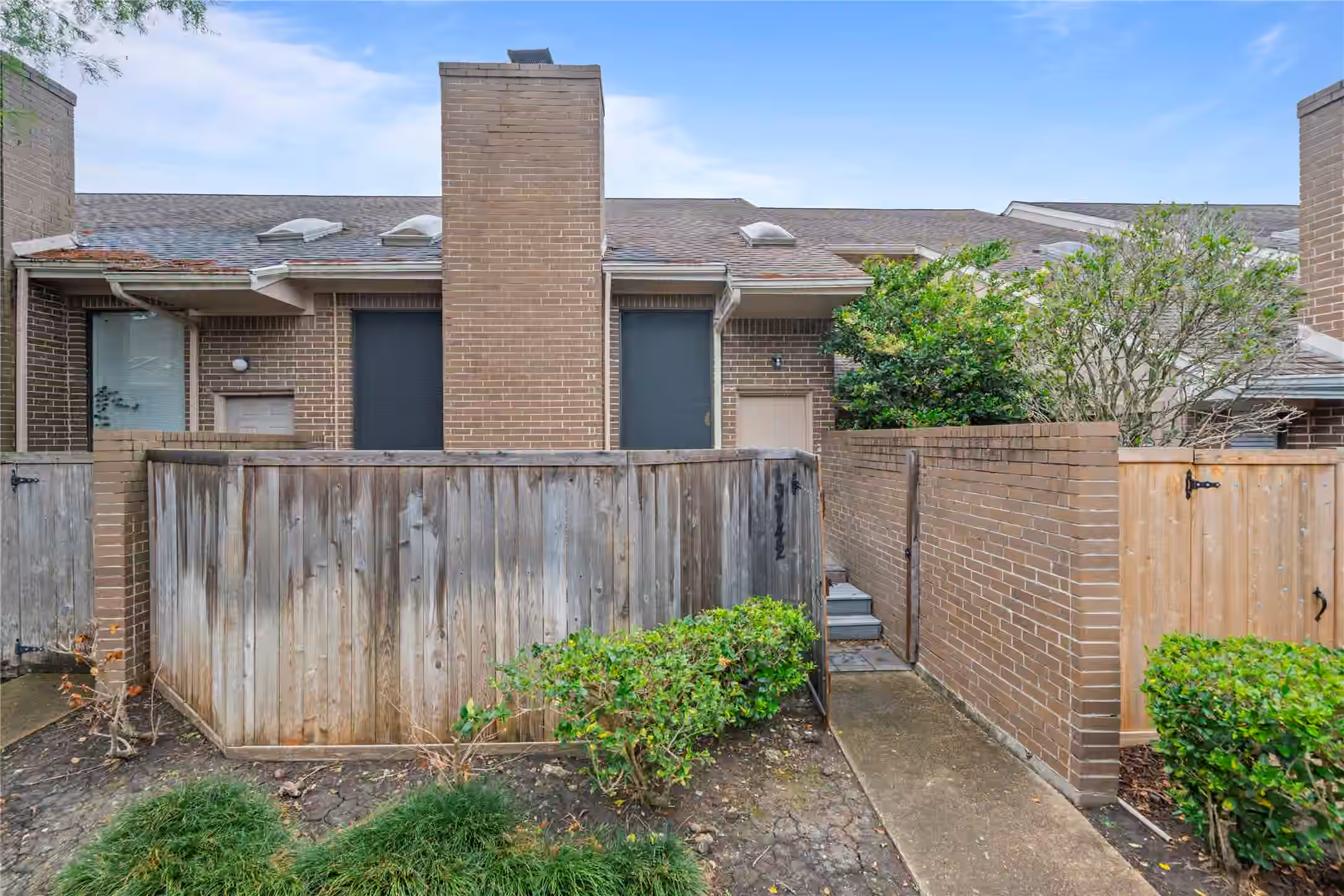 Photo 2 of 13742 Hollowgreen Drive 604, Houston, TX