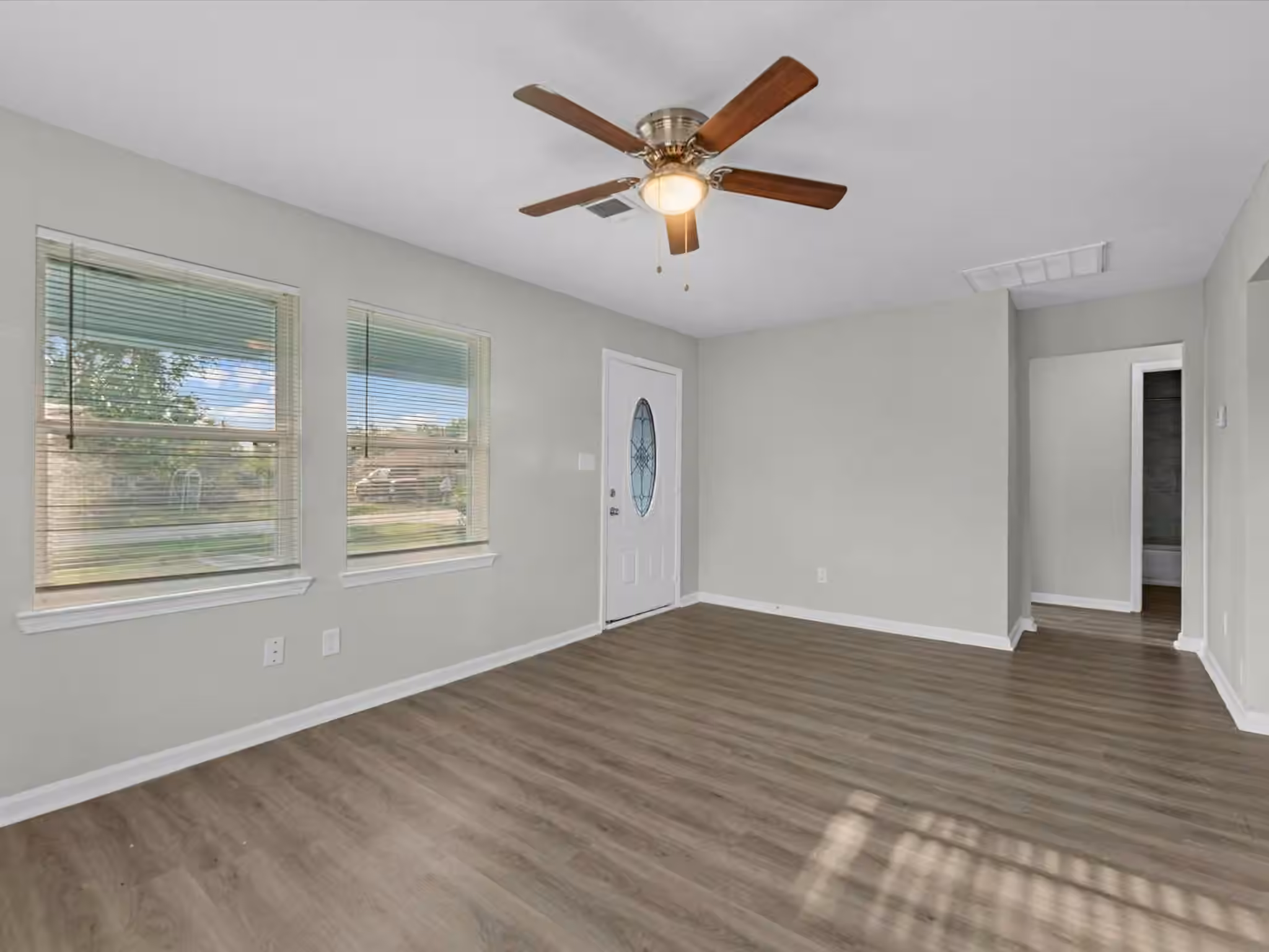 Photo 4 of 114 Weldon Street, South Houston, TX
