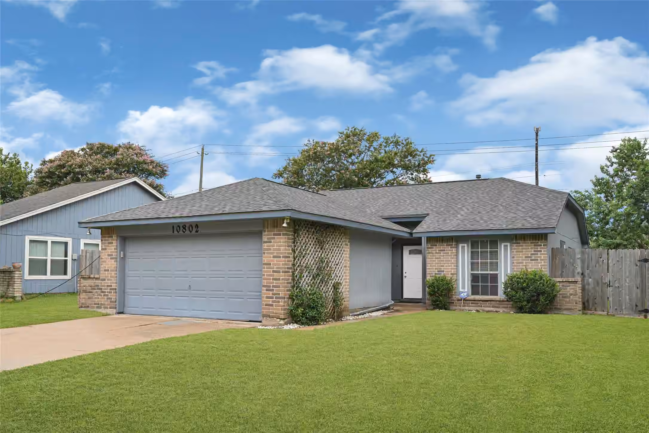 Photo of 10802 Forest Leaf Drive, Sugar Land, TX 77498