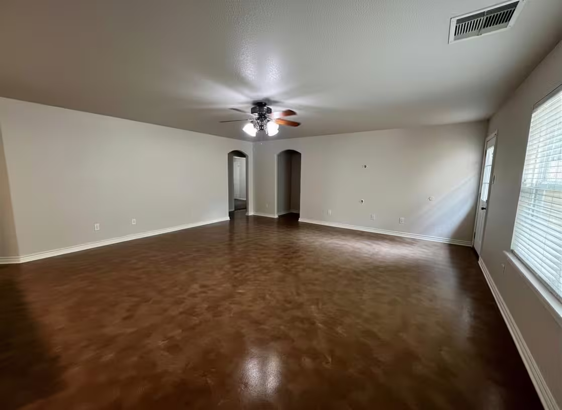 Photo 5 of 9949 Kingfisher Drive, Conroe, TX