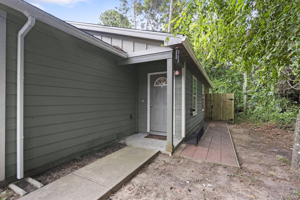 Photo of 16807 Crestmont, Montgomery, TX 77316