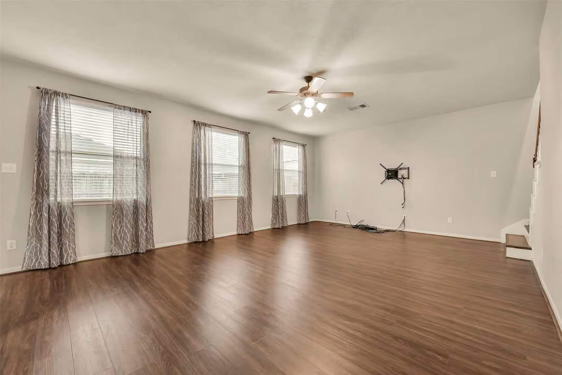 Photo 3 of 4602 E Meadow Drive, Deer Park, TX 77536