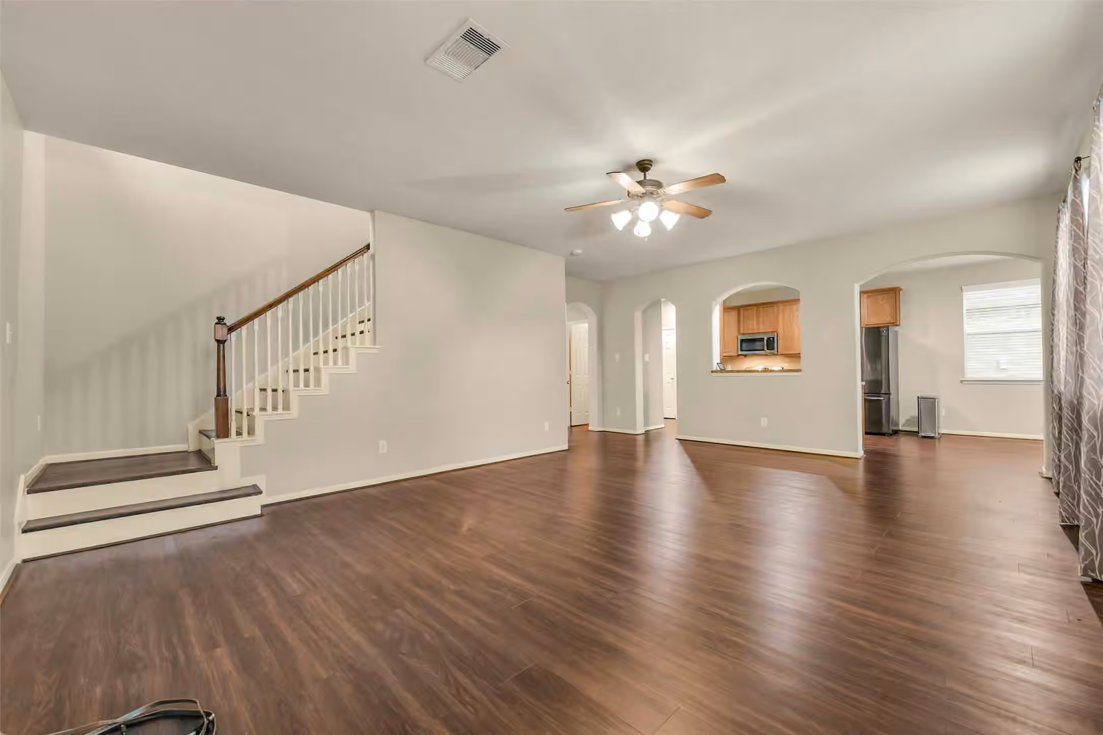 Photo 4 of 4602 E Meadow Drive, Deer Park, TX 77536