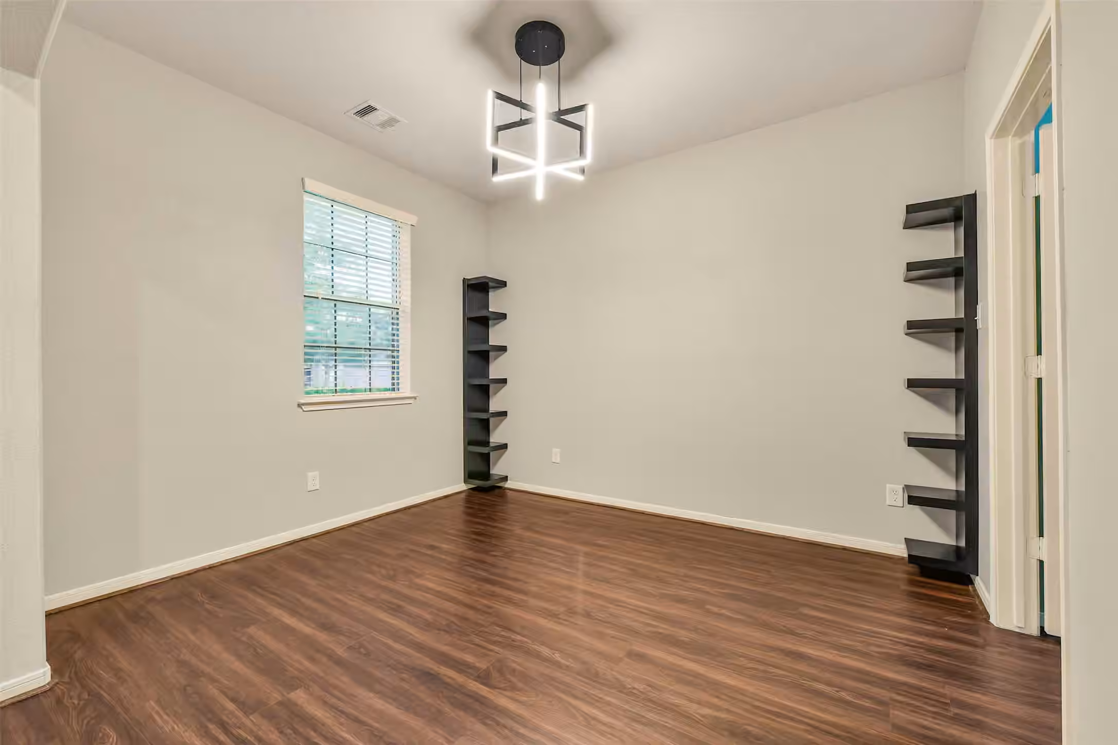 Photo 5 of 4602 E Meadow Drive, Deer Park, TX 77536