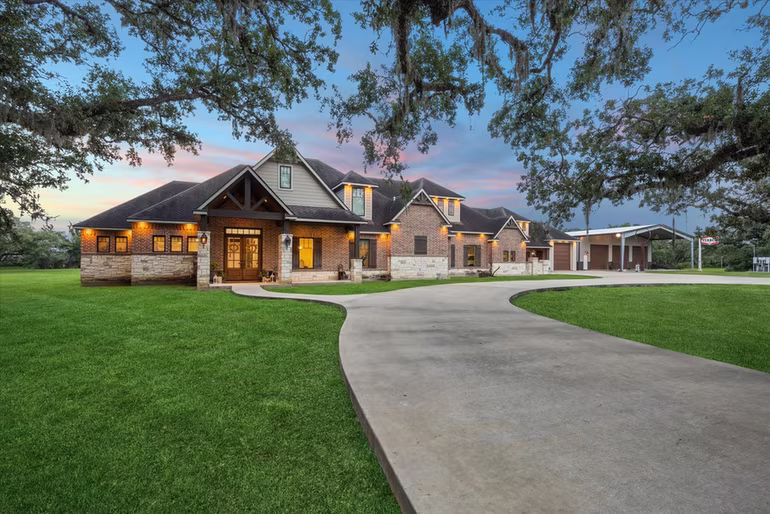 Photo of 1255 Bronco Trail, Angleton, TX 77515