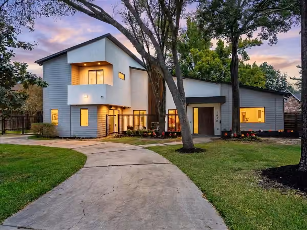 Photo 2 of 1418 Huge Oaks Street, Houston, TX