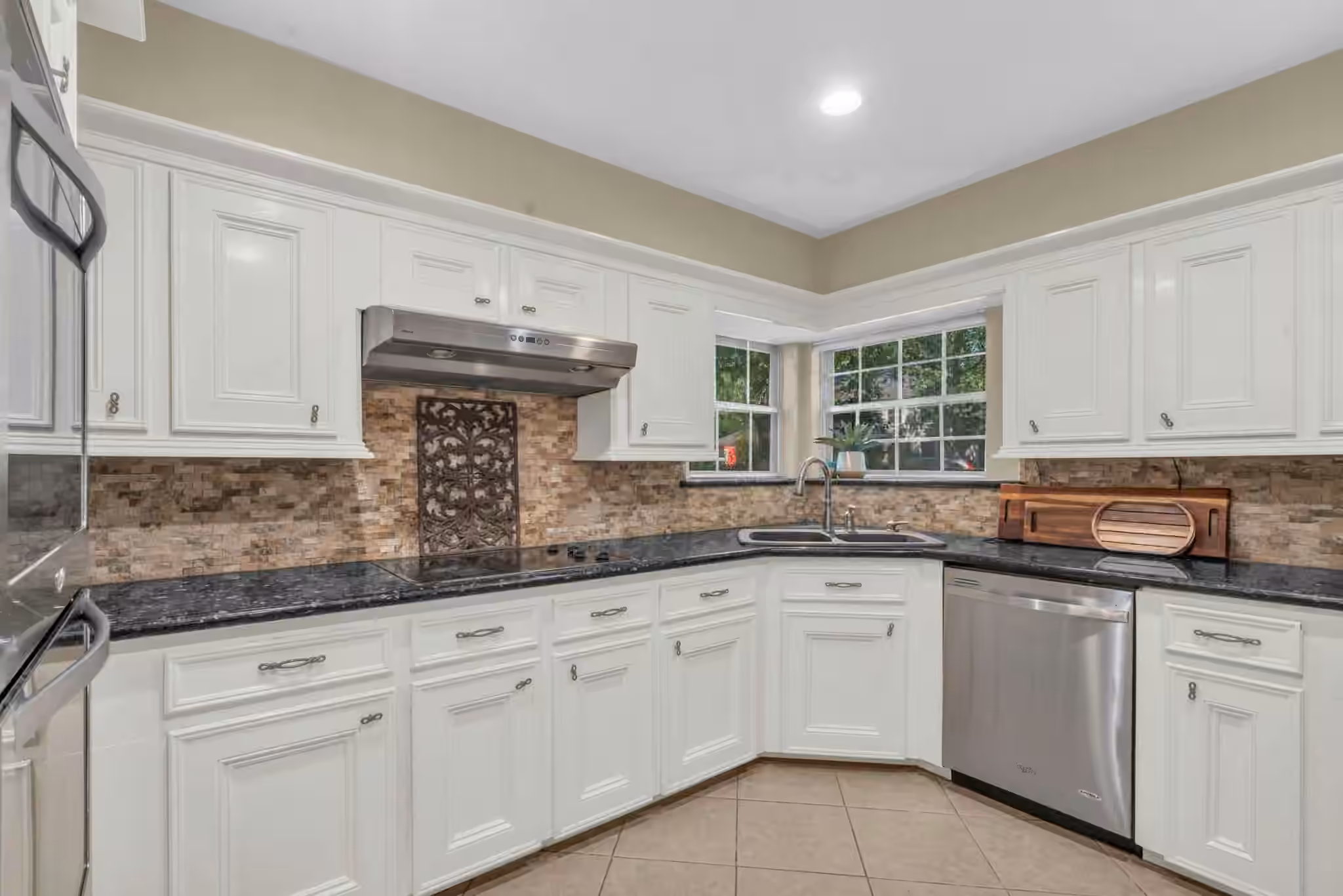 Photo 5 of 6514 Larkmount Drive, Spring, TX