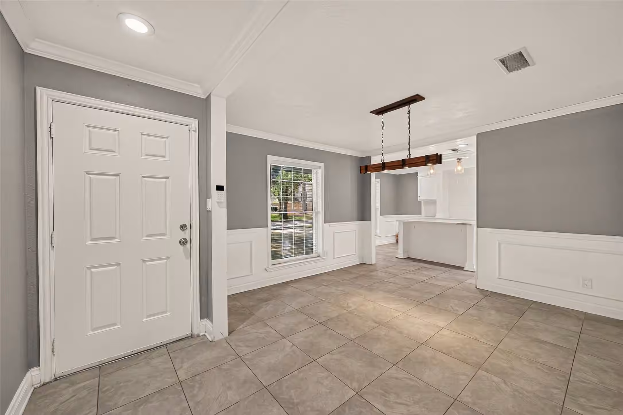 Photo 5 of 15718 Tumbling Rapids Drive, Houston, TX