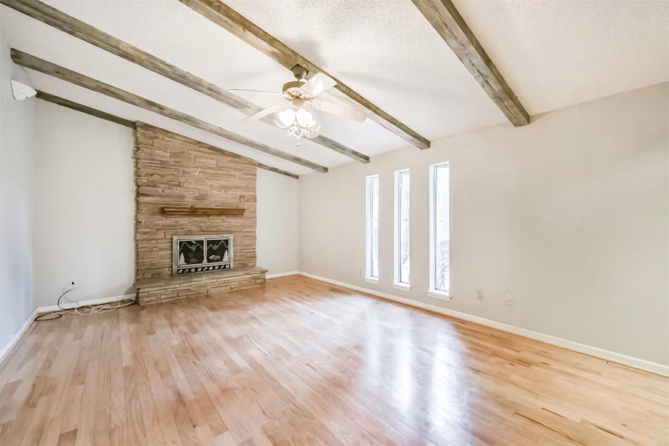 Photo 2 of 410 Riverside Drive, Alvin, TX