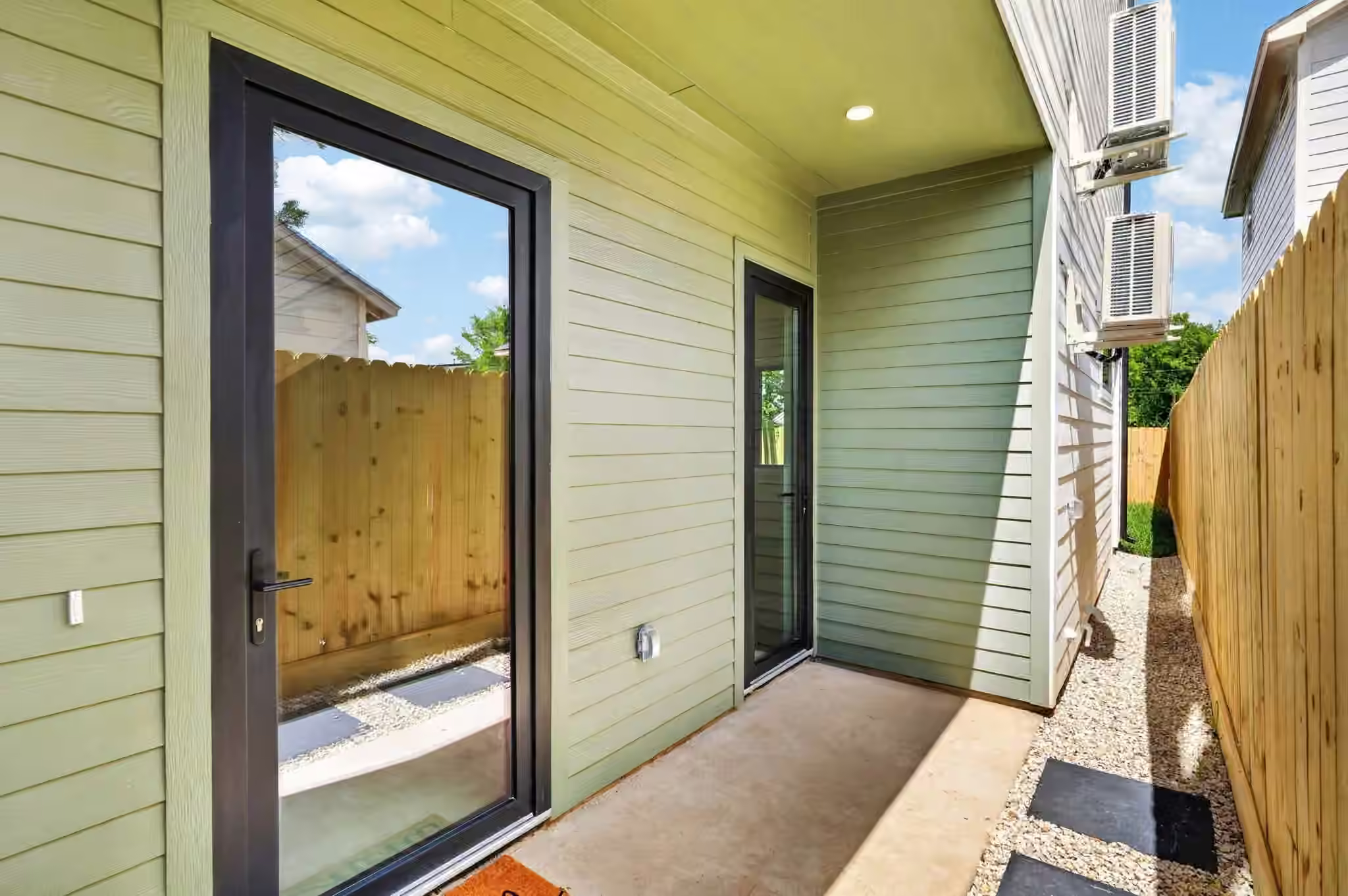 Photo 7 of 6822 Sidney Street A, Houston, TX