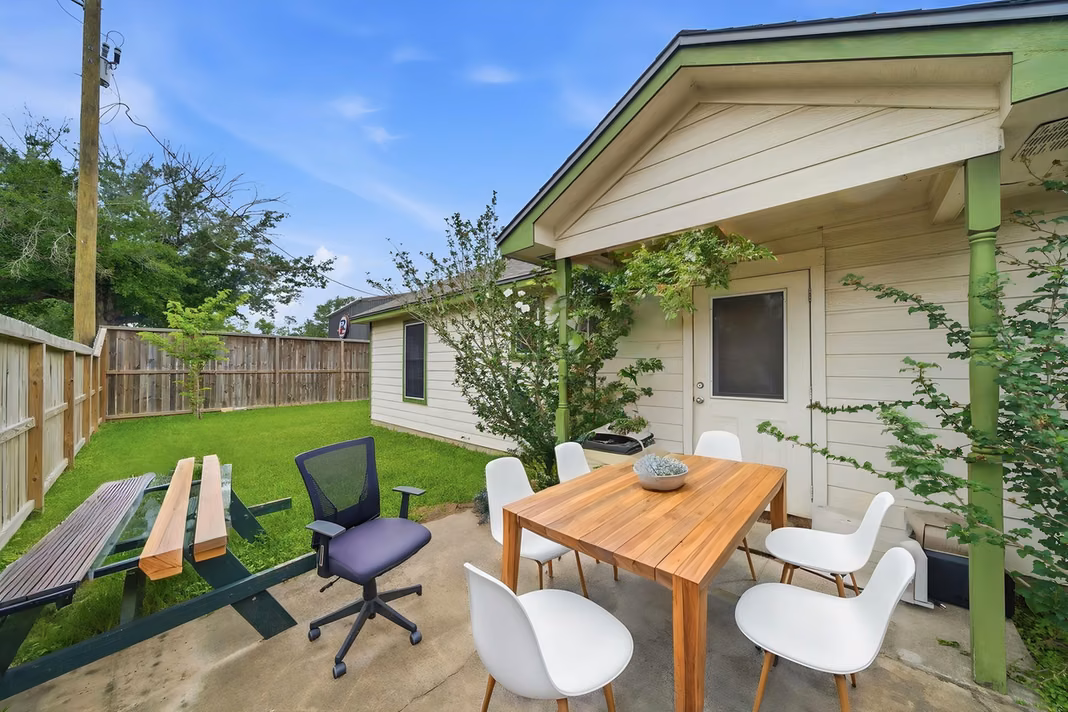 Photo 6 of 305 Peach Street, Tomball, TX