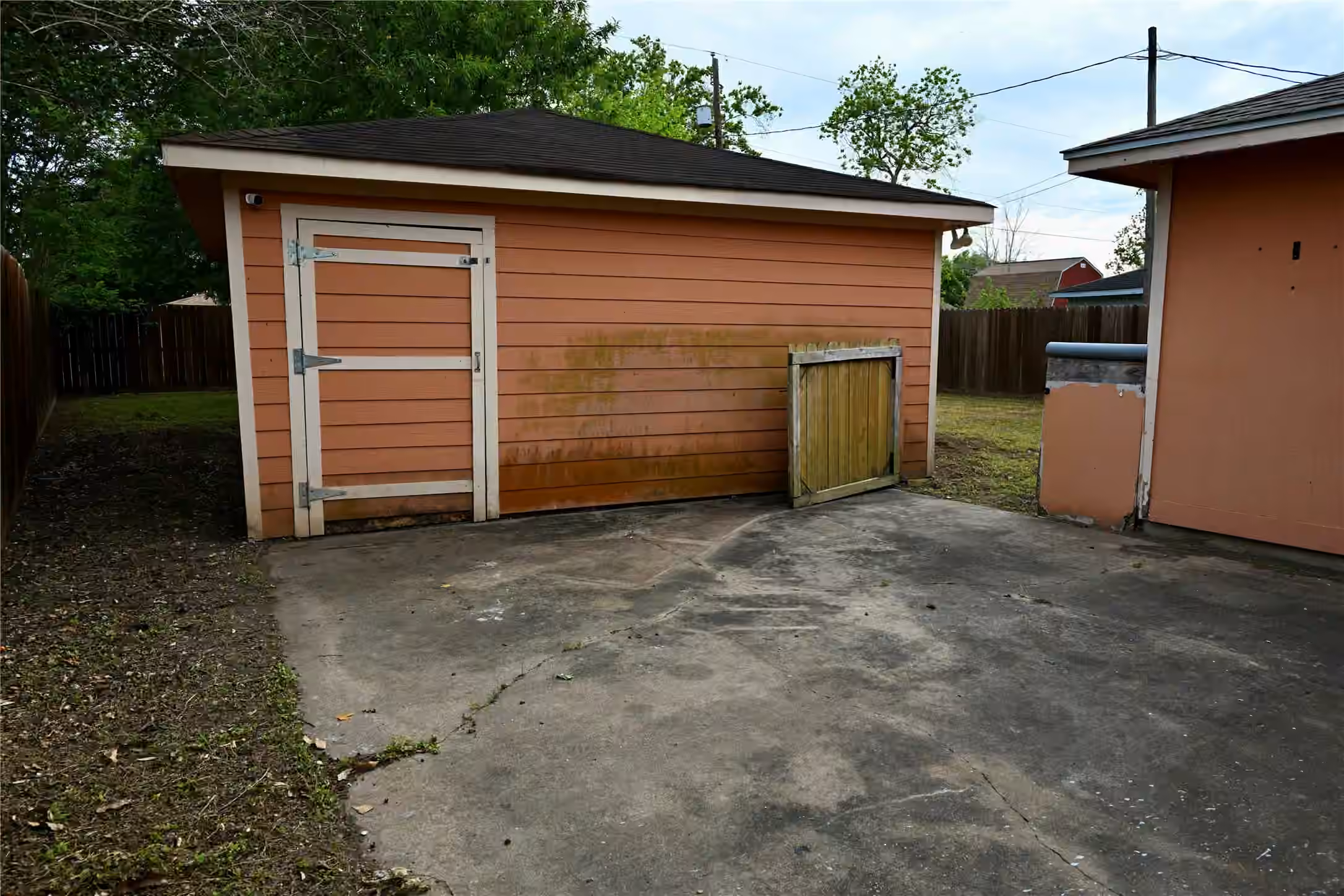 Photo 7 of 252 Bastrop Street, Angleton, TX