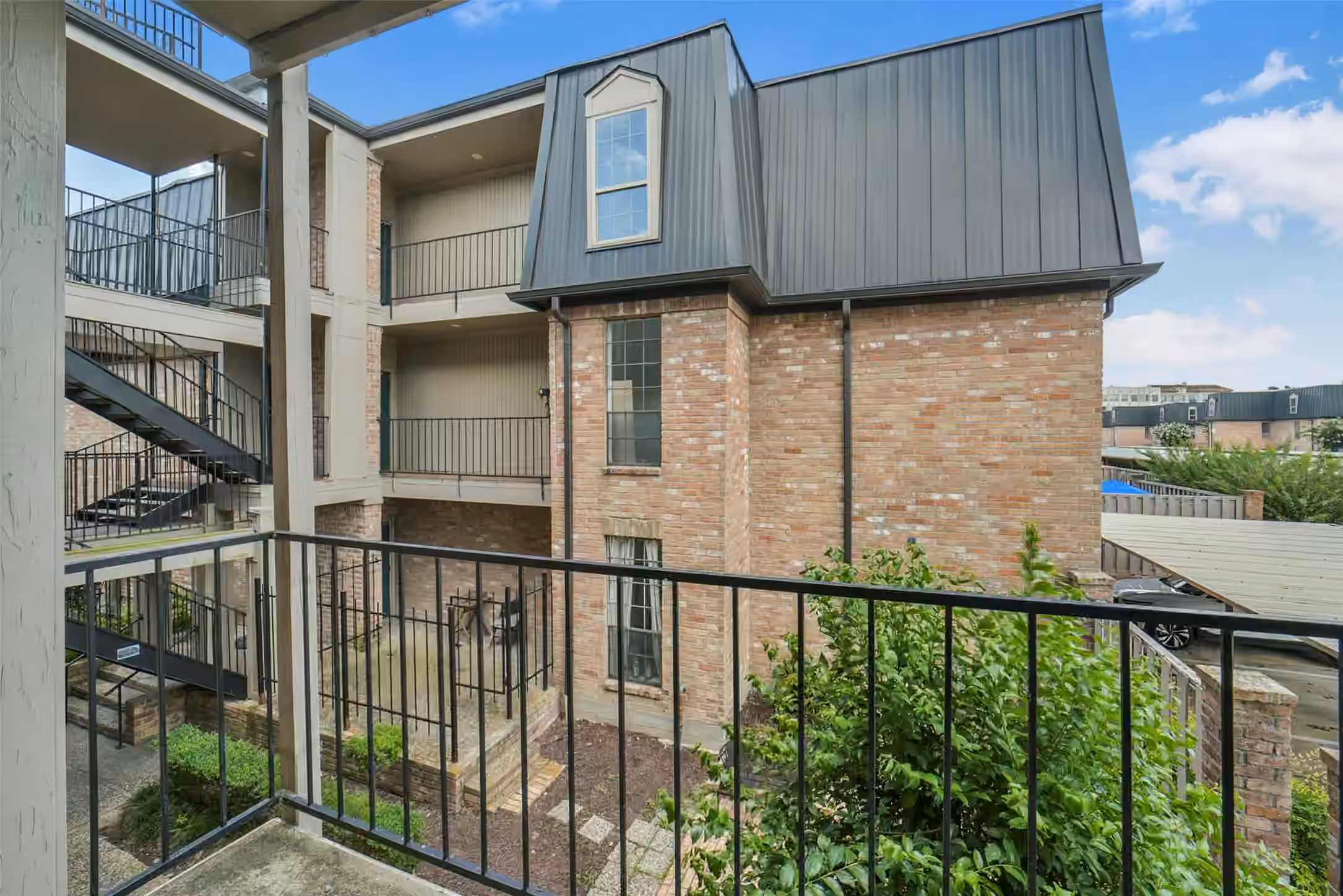 Photo of 2400 N Braeswood Boulevard 213, Houston, TX