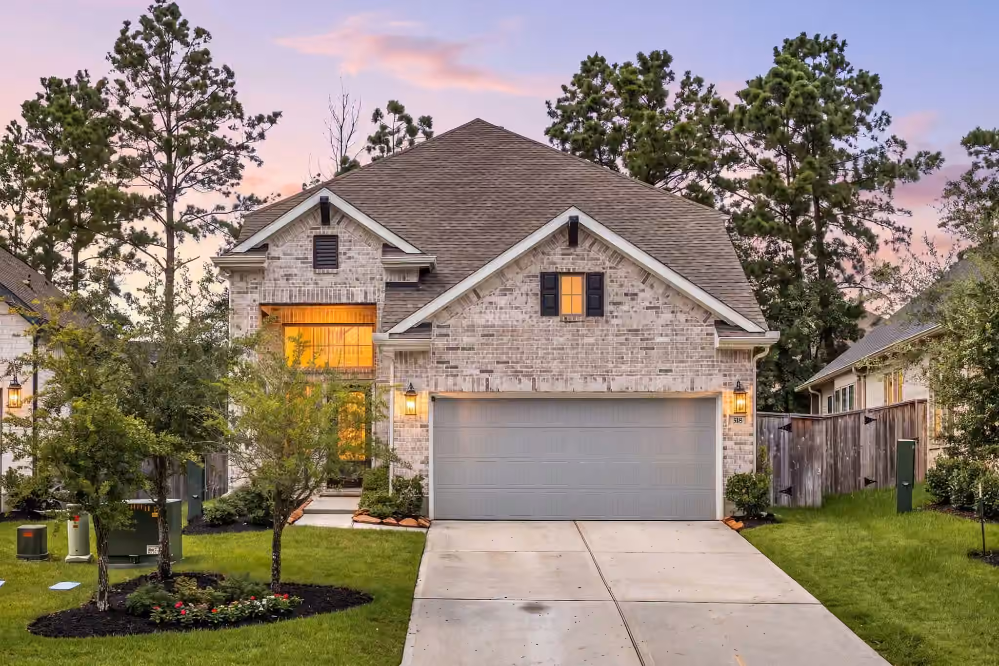 Photo 2 of 318 N Cascade Heights Drive, Montgomery, TX