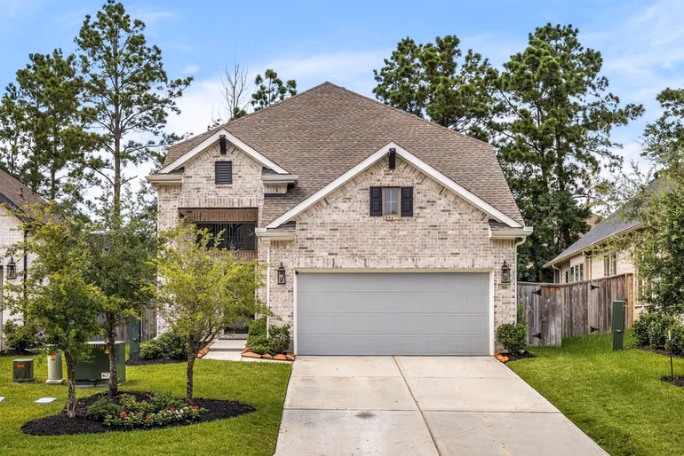 Photo 4 of 318 N Cascade Heights Drive, Montgomery, TX