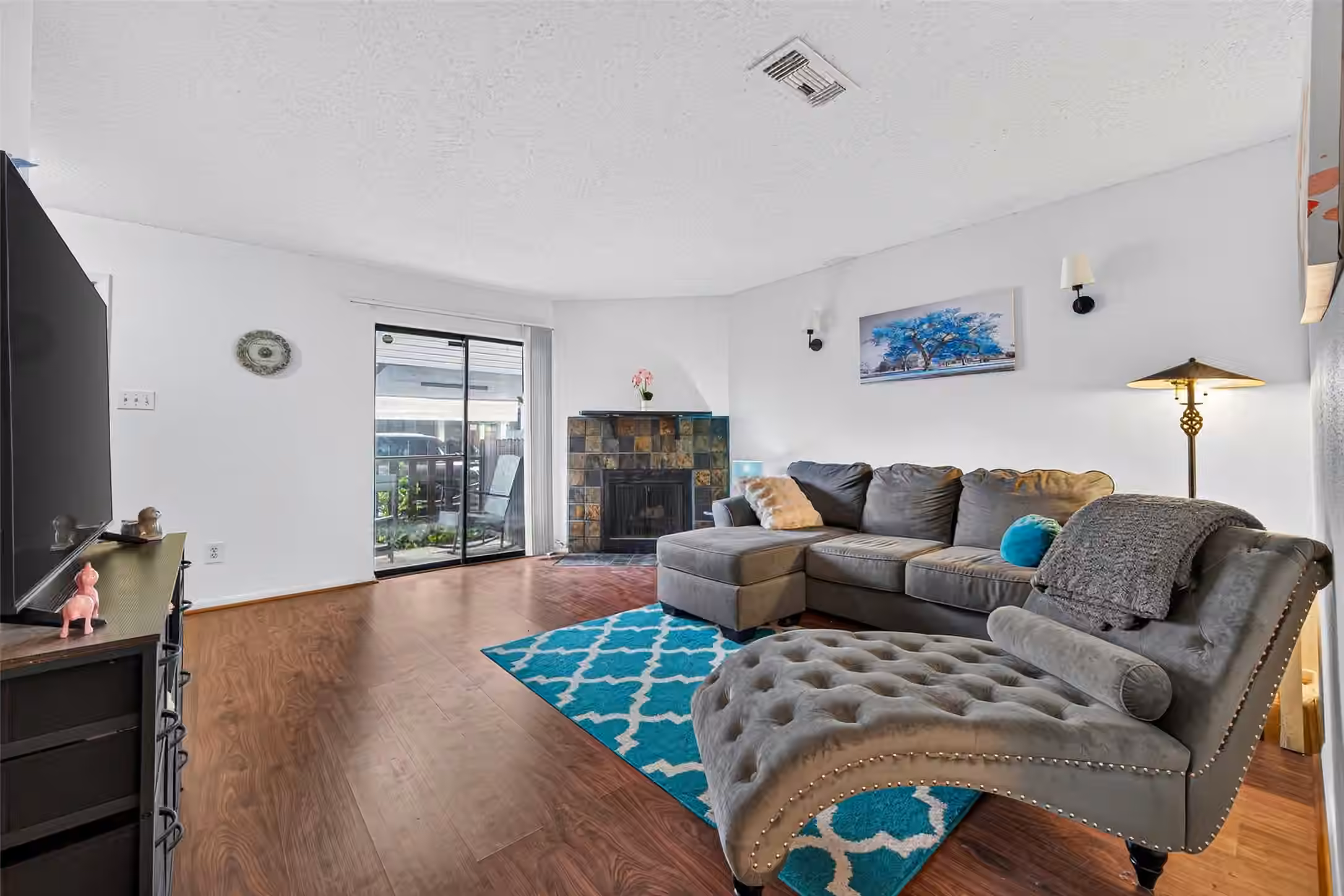 Photo 6 of 3993 Tanglewilde Street 3993, Houston, TX