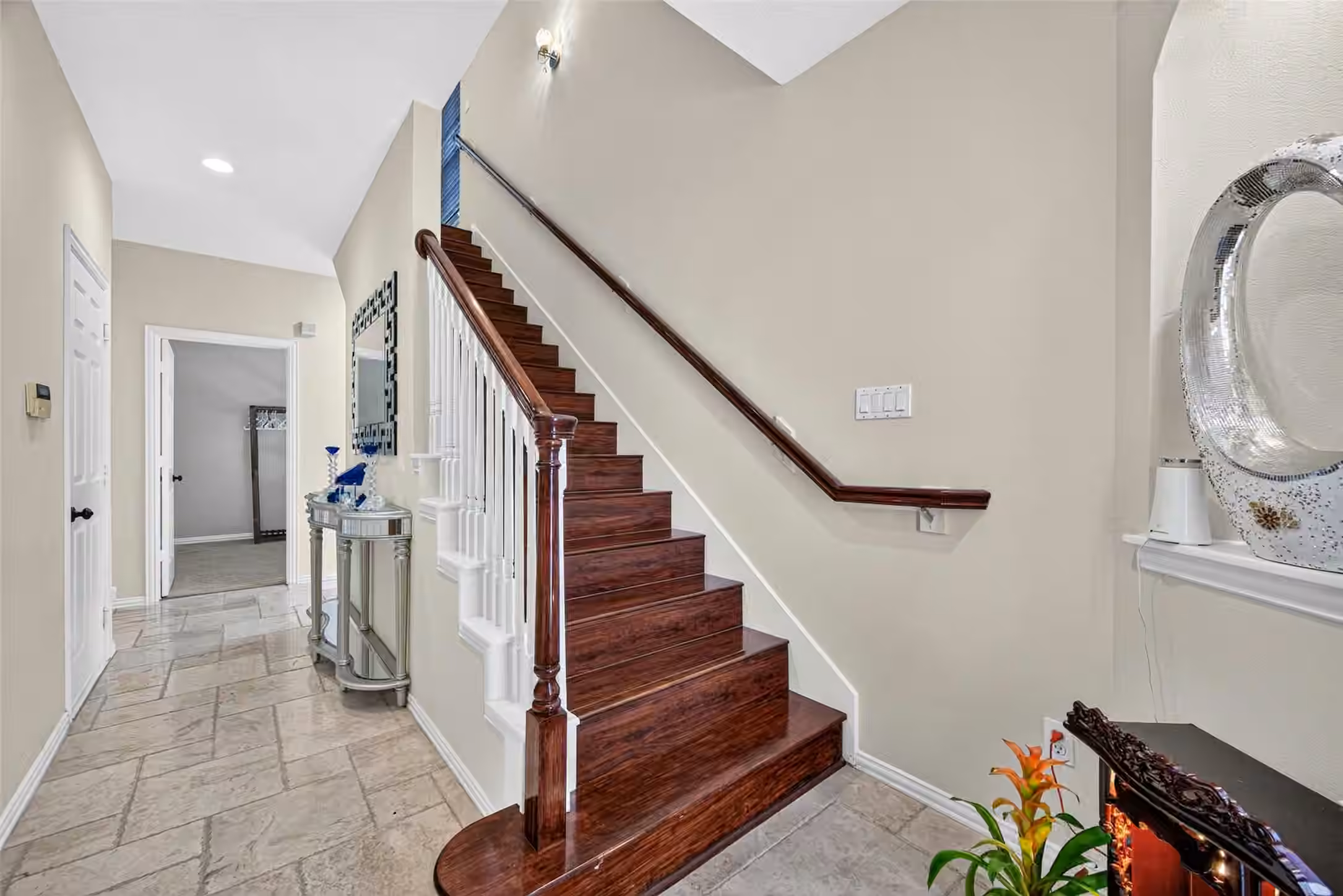 Photo 4 of 6035 N Arrowana Lane, Houston, TX