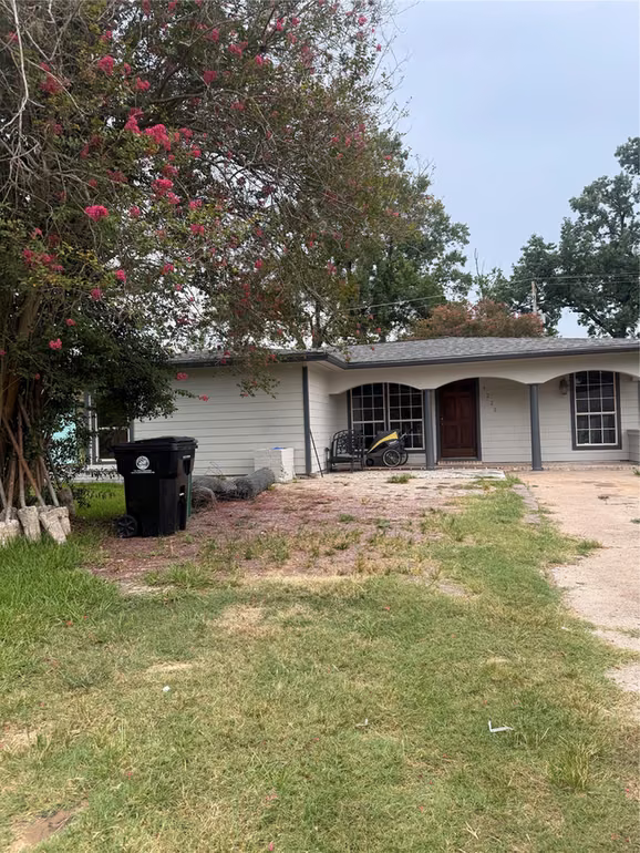Photo of 7220 Parker Road, Houston, TX 77016