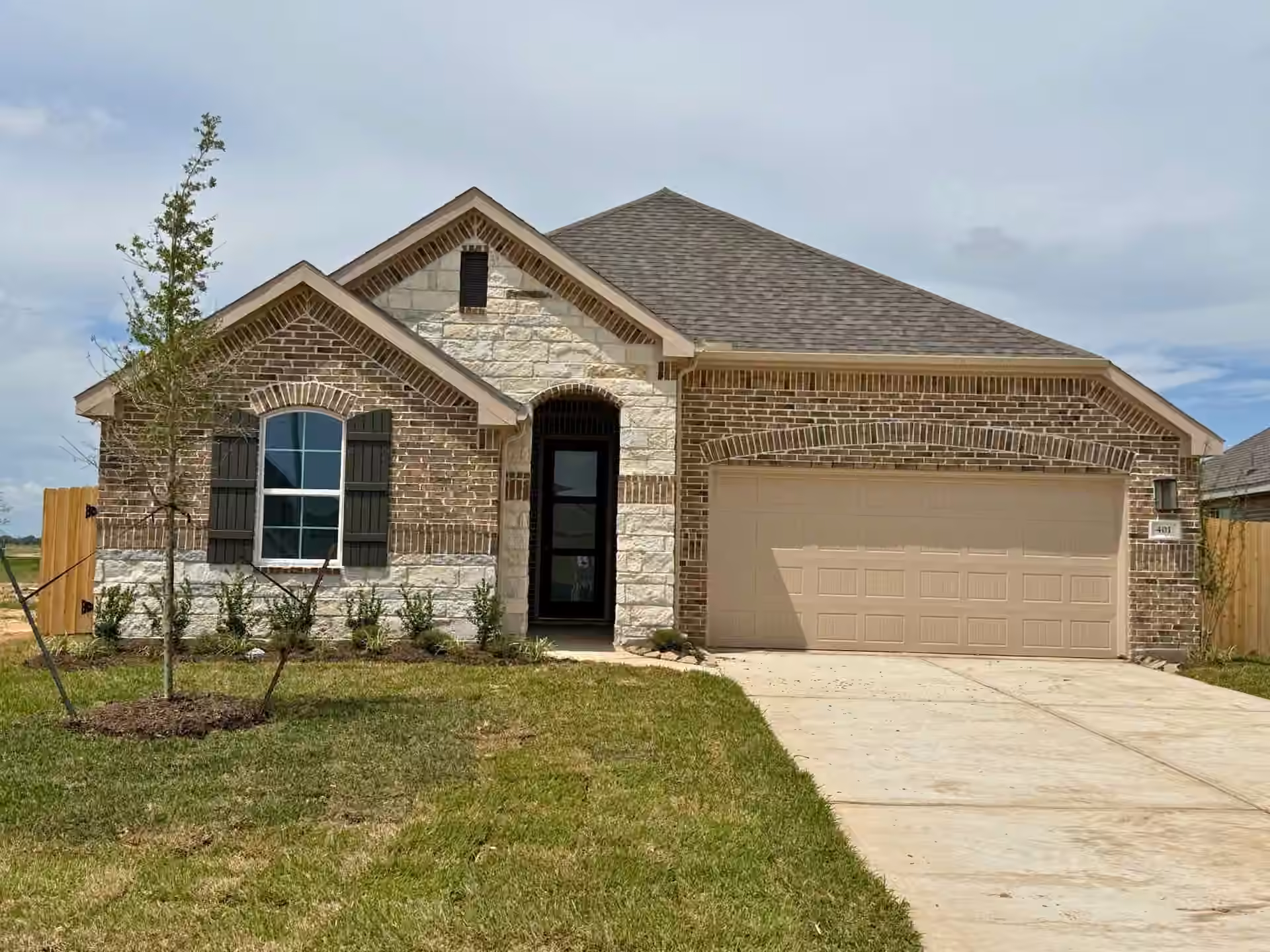 Photo of 401 Magnolia View Drive, Brookshire, TX 77423