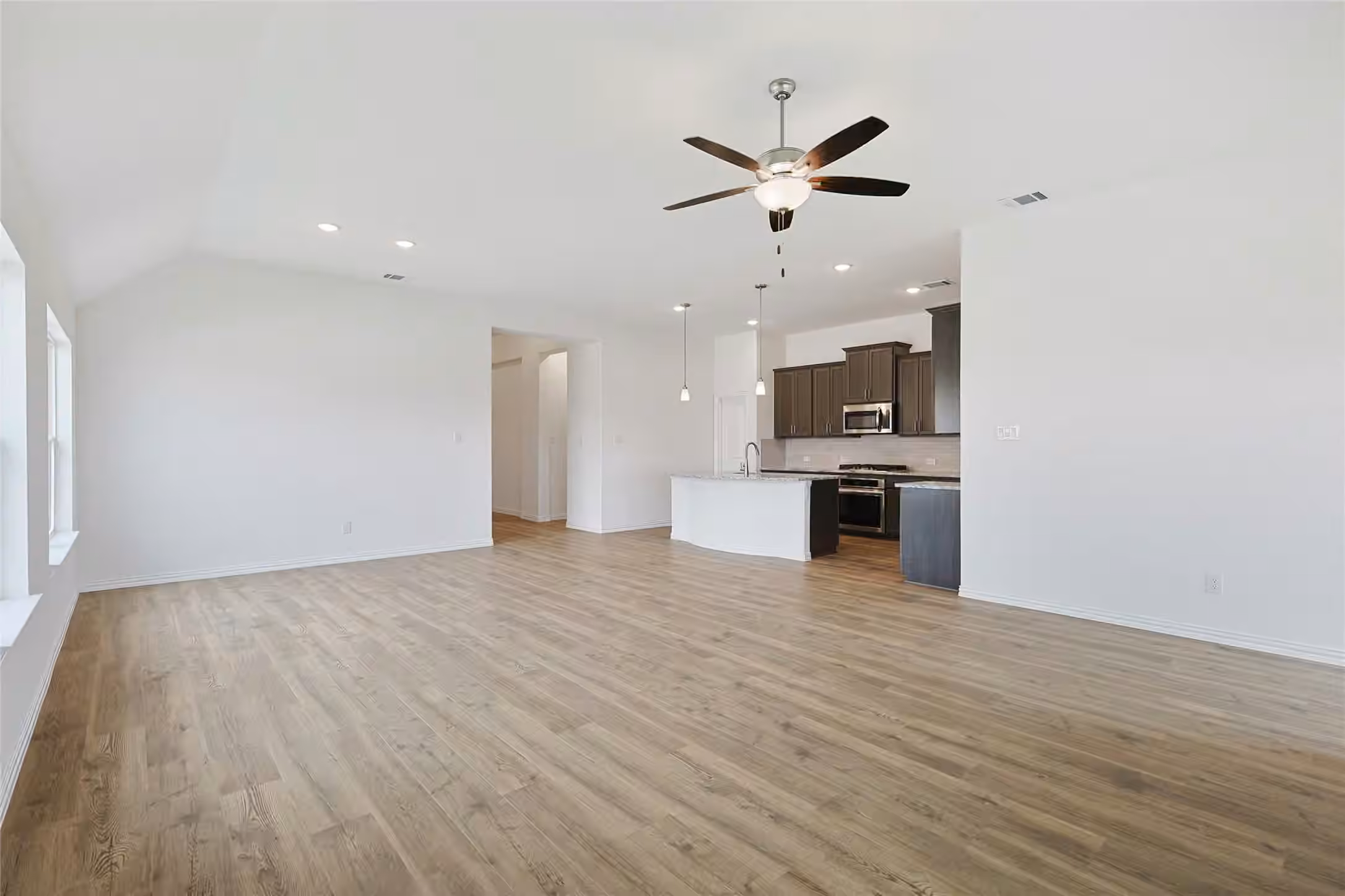 Photo 7 of 401 Magnolia View Drive, Brookshire, TX