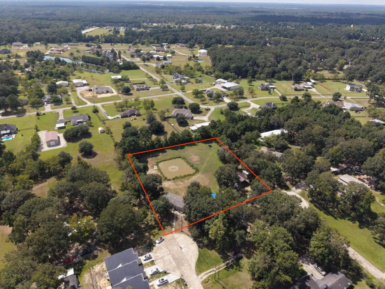 Photo 2 of 25991 Whitetail Way, Splendora, TX