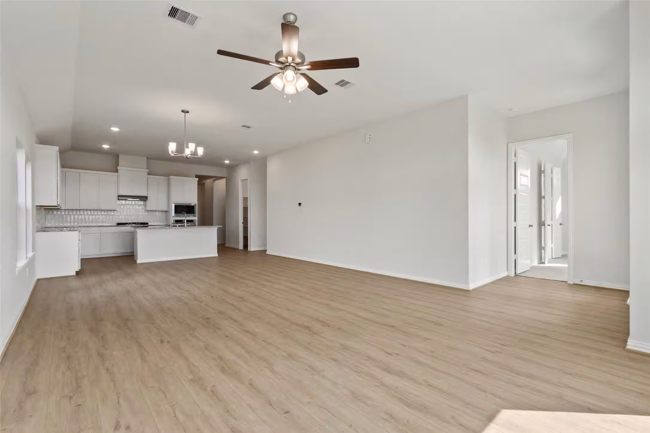Photo 6 of 31010 Pigeon Valley Drive, Waller, TX 77484
