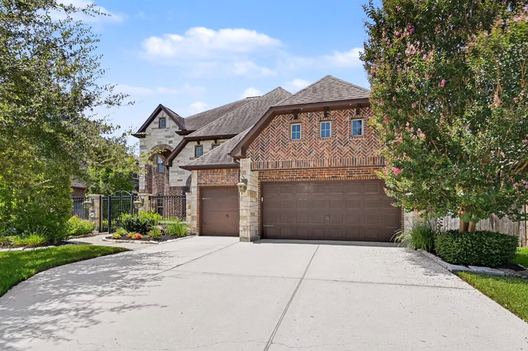 Photo 2 of 2807 Alan Lake Lane, Spring, TX