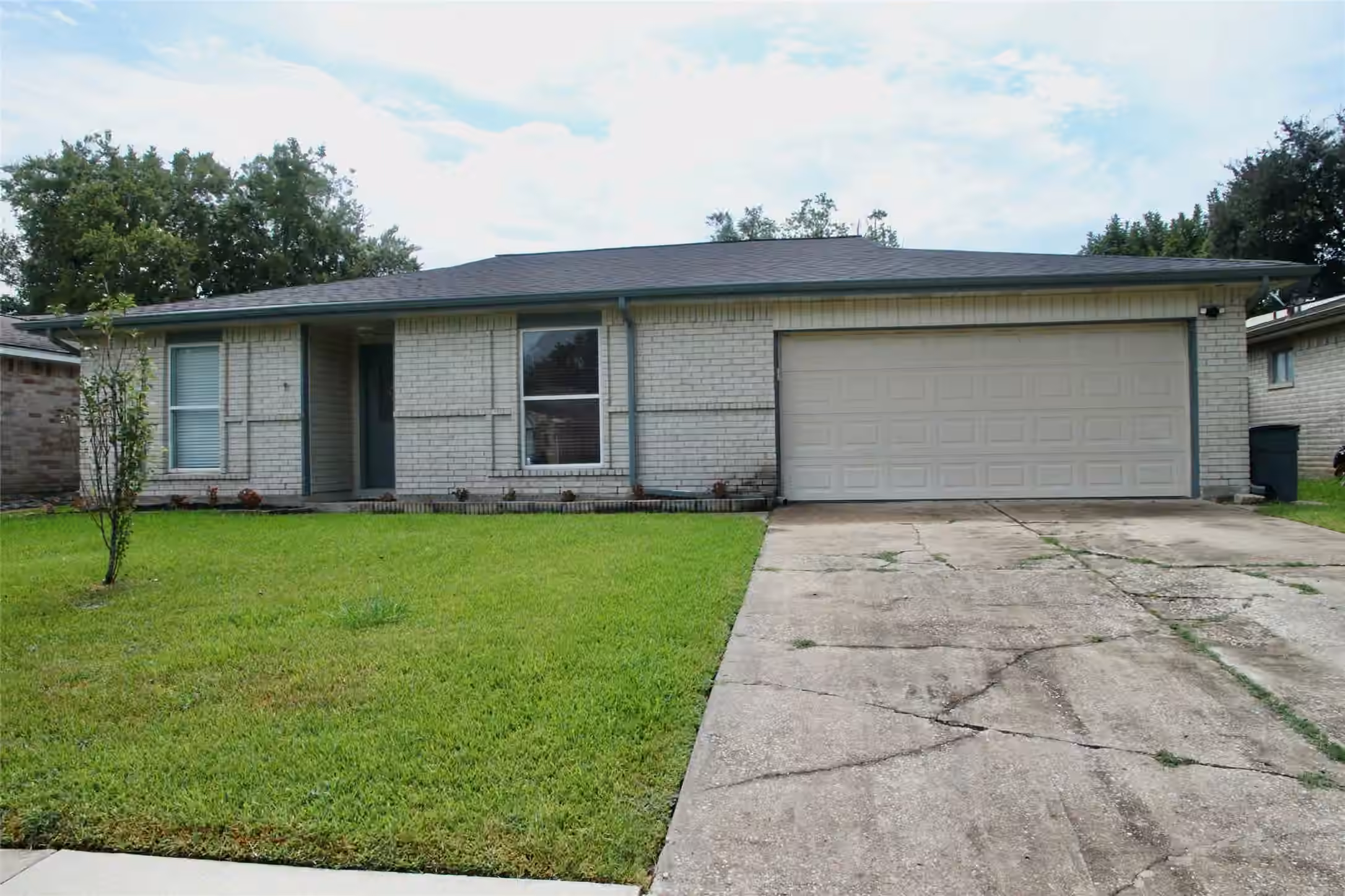 Photo 2 of 6209 Creekside Lane, League City, TX