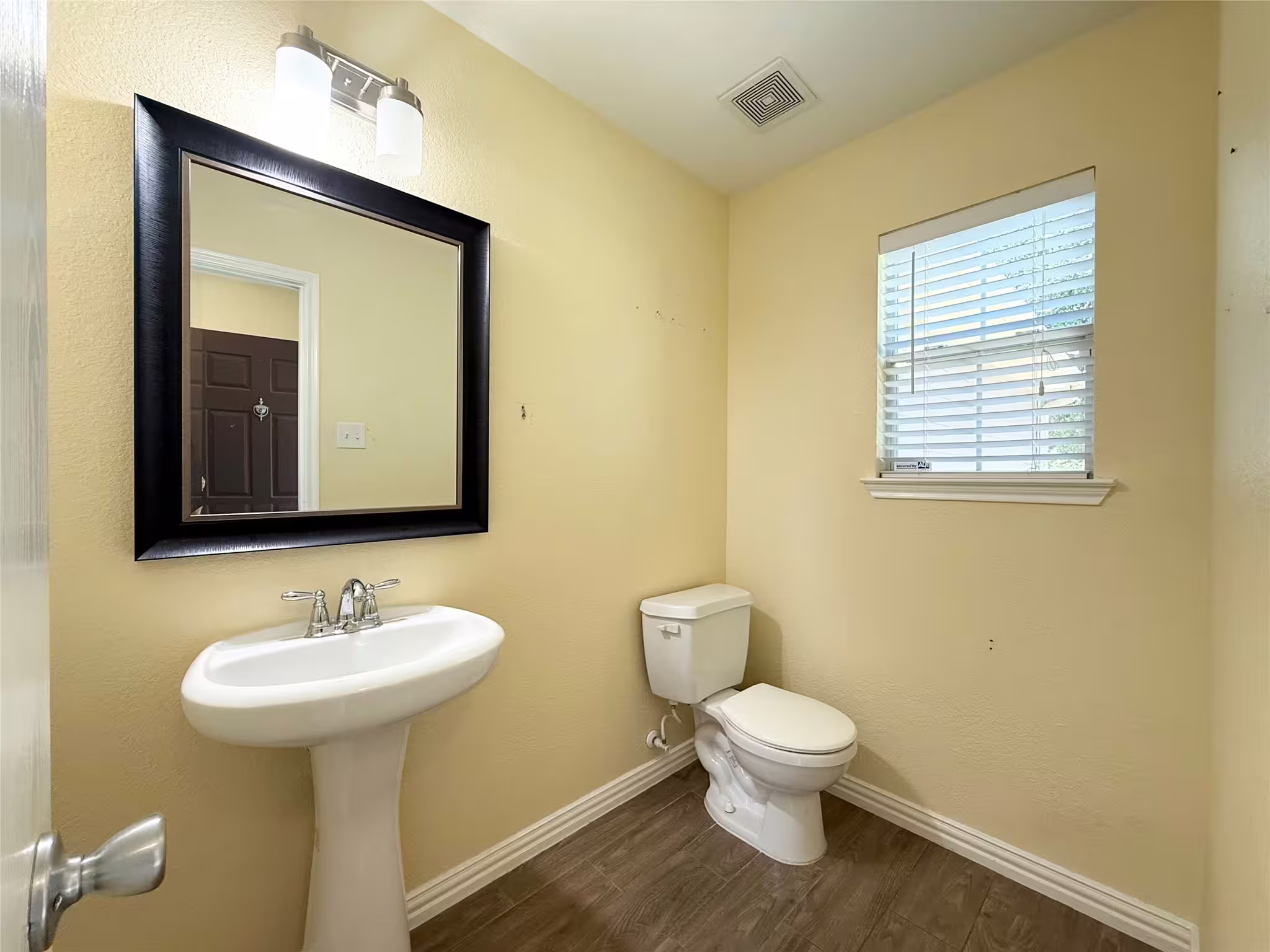 Photo 6 of 910 Staffordale Manor Lane, Houston, TX