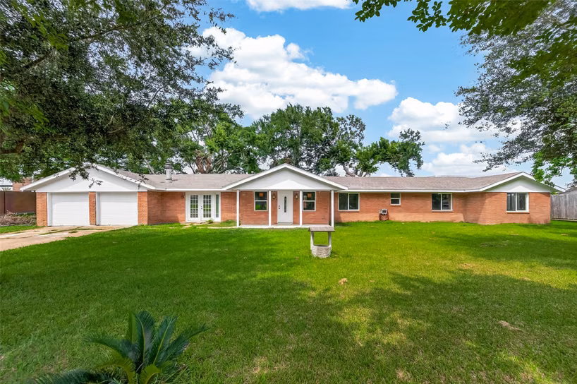 Photo of 18219 Kings Lynn Street, Webster, TX