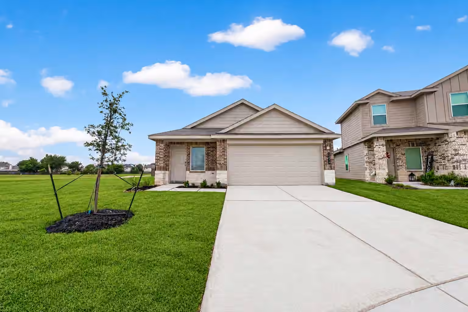 Photo 2 of 2074 Legacy Hills Drive, Houston, TX