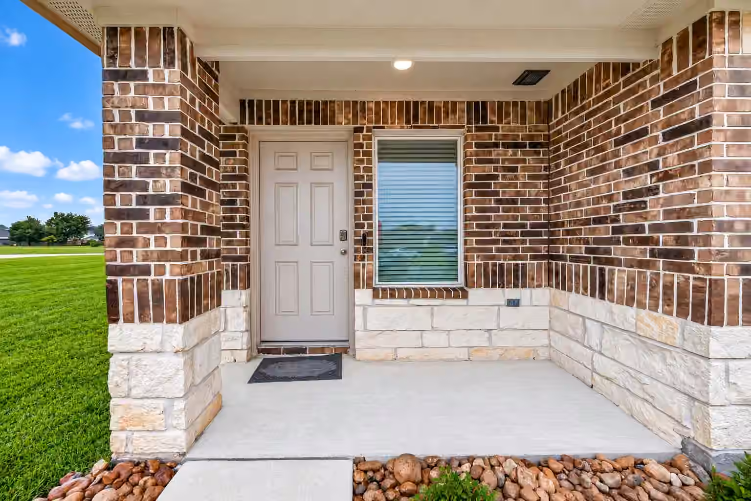 Photo 6 of 2074 Legacy Hills Drive, Houston, TX
