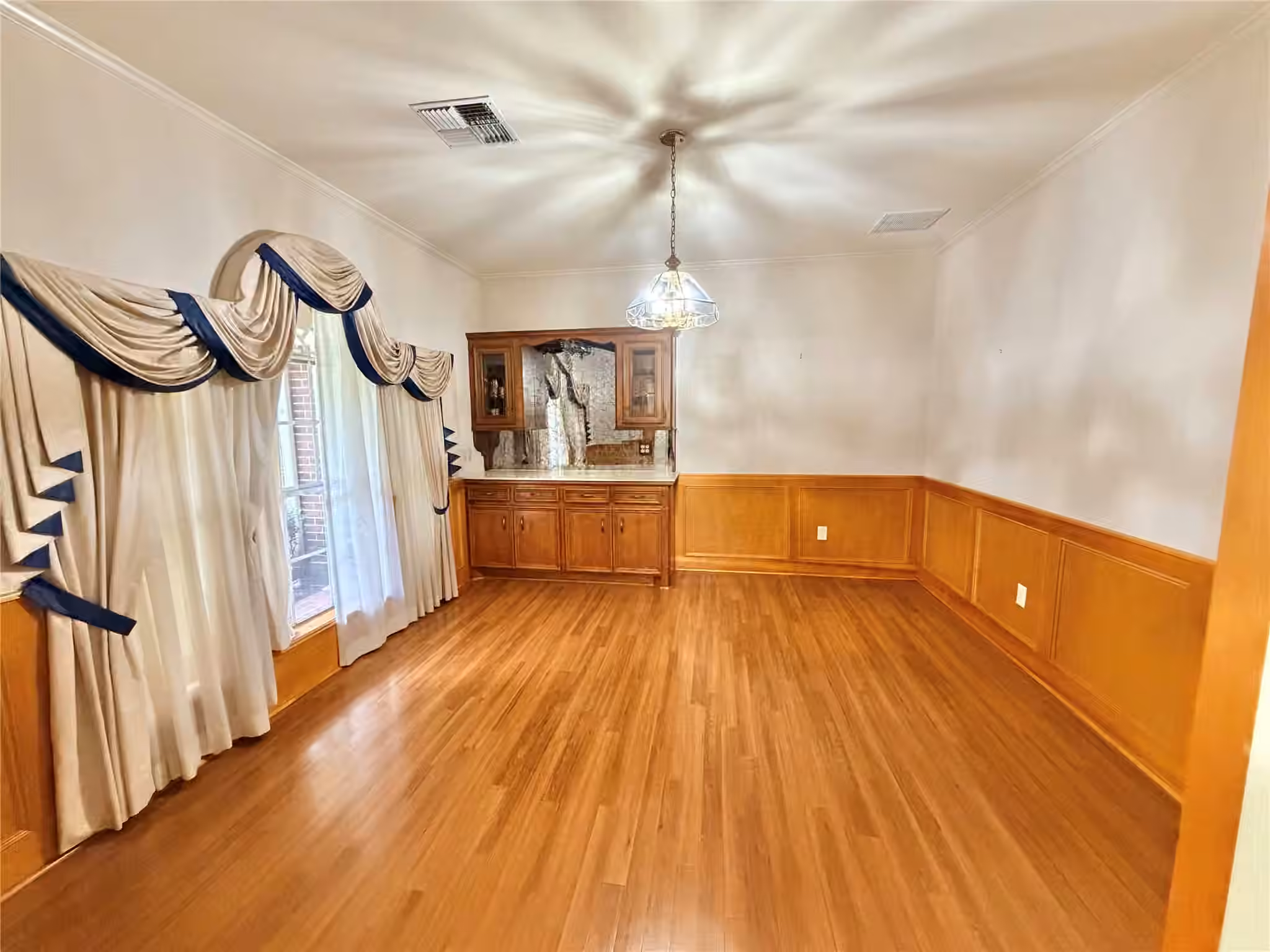 Photo 7 of 423 Jane Street, East Bernard, TX