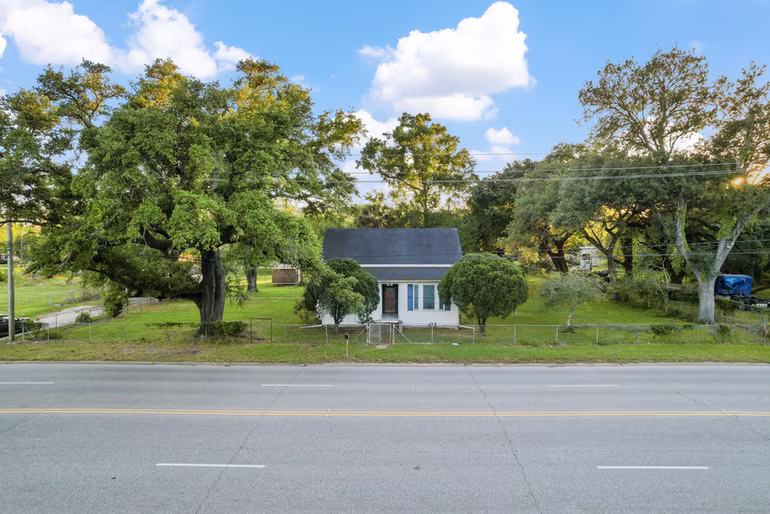 Photo 3 of 804 N Cleveland, Dayton, TX