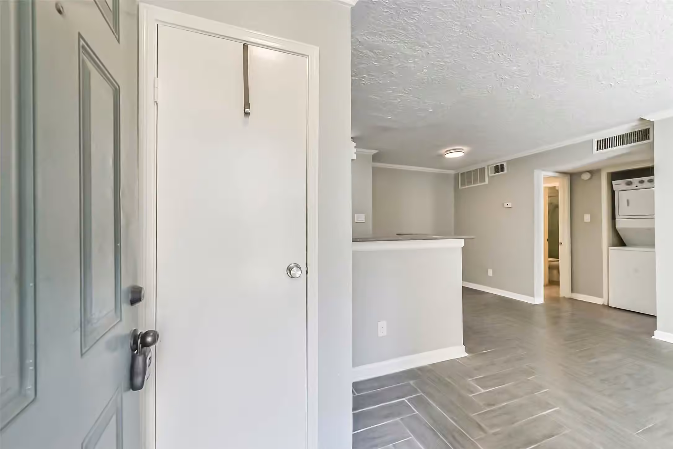 Photo 4 of 12550 Whittington Drive 303, Houston, TX 77077