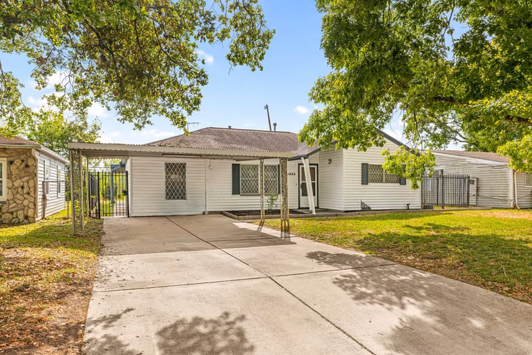 Photo 3 of 10923 Duane Street, Houston, TX