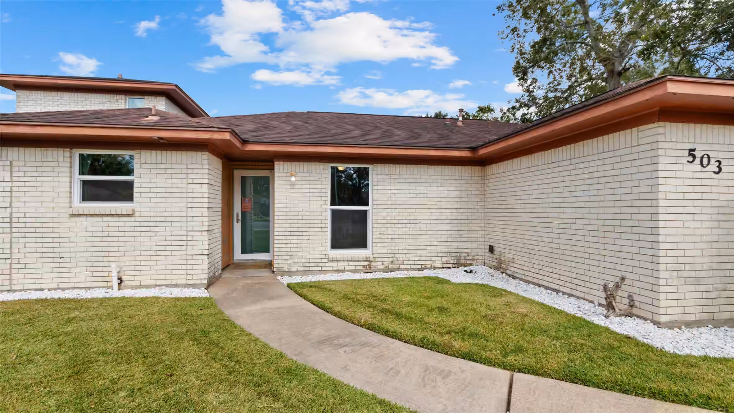 Photo 2 of 503 Allen Court, Alvin, TX 77511