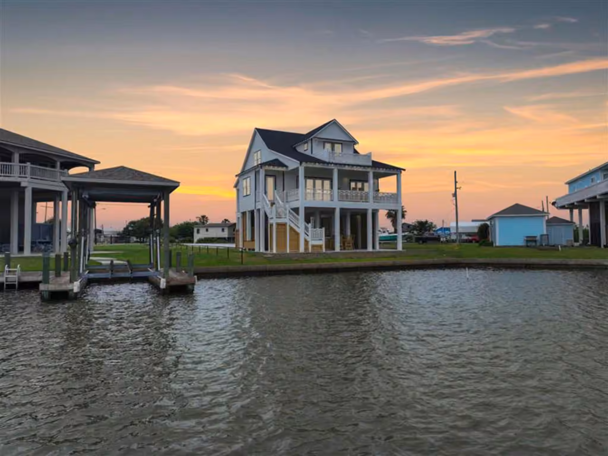 Photo 4 of 1060 Waterways Drive, Crystal Beach, TX