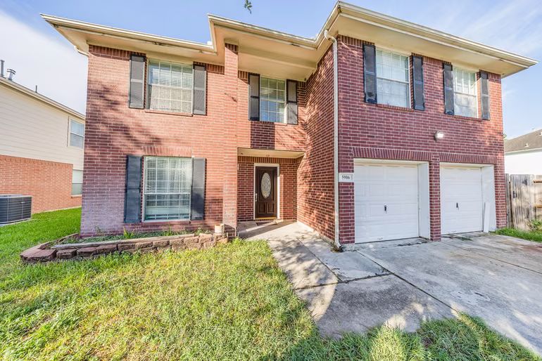 Photo of 5906 Logancrest Lane, Houston, TX 77086