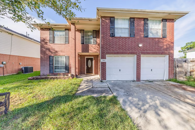 Photo 2 of 5906 Logancrest Lane, Houston, TX 77086