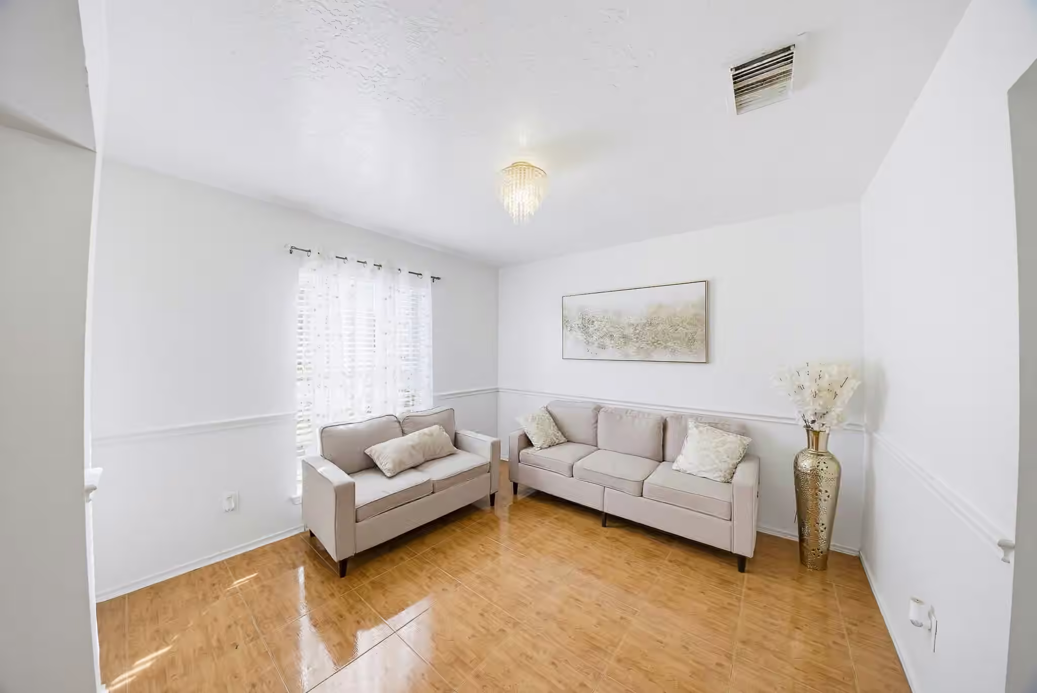 Photo 3 of 5906 Logancrest Lane, Houston, TX 77086