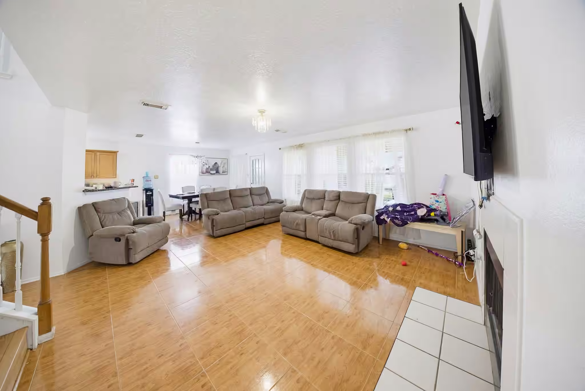 Photo 5 of 5906 Logancrest Lane, Houston, TX 77086